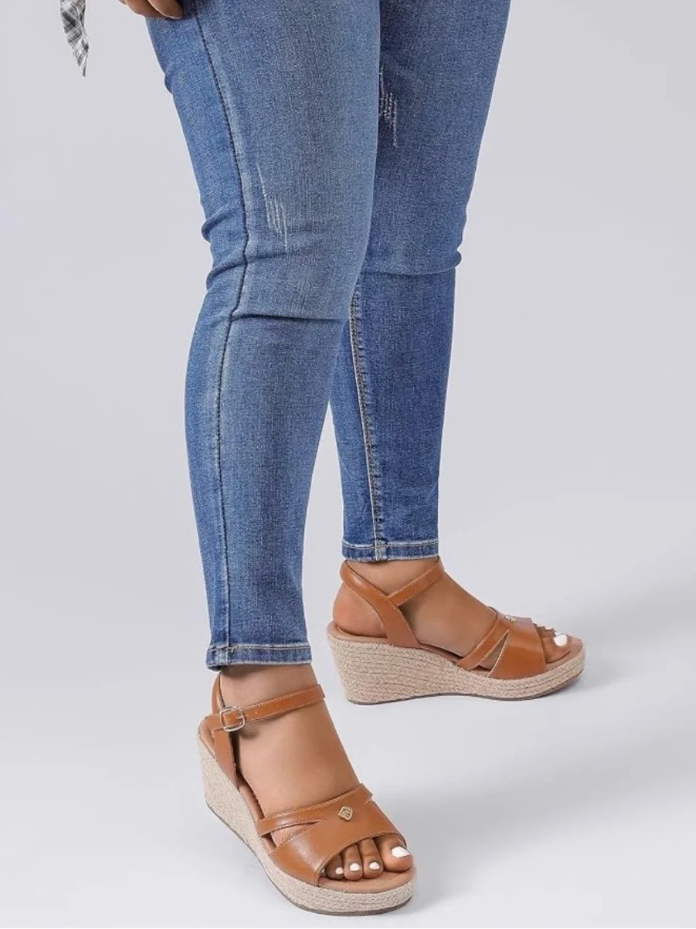 Brand New! Women’s Tan Espadrille Wedge Sandals (Wide-Width) Size: 11W
